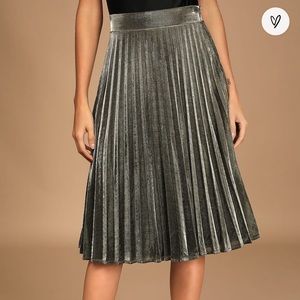 Star Shine Gold Pleated Midi Skirt